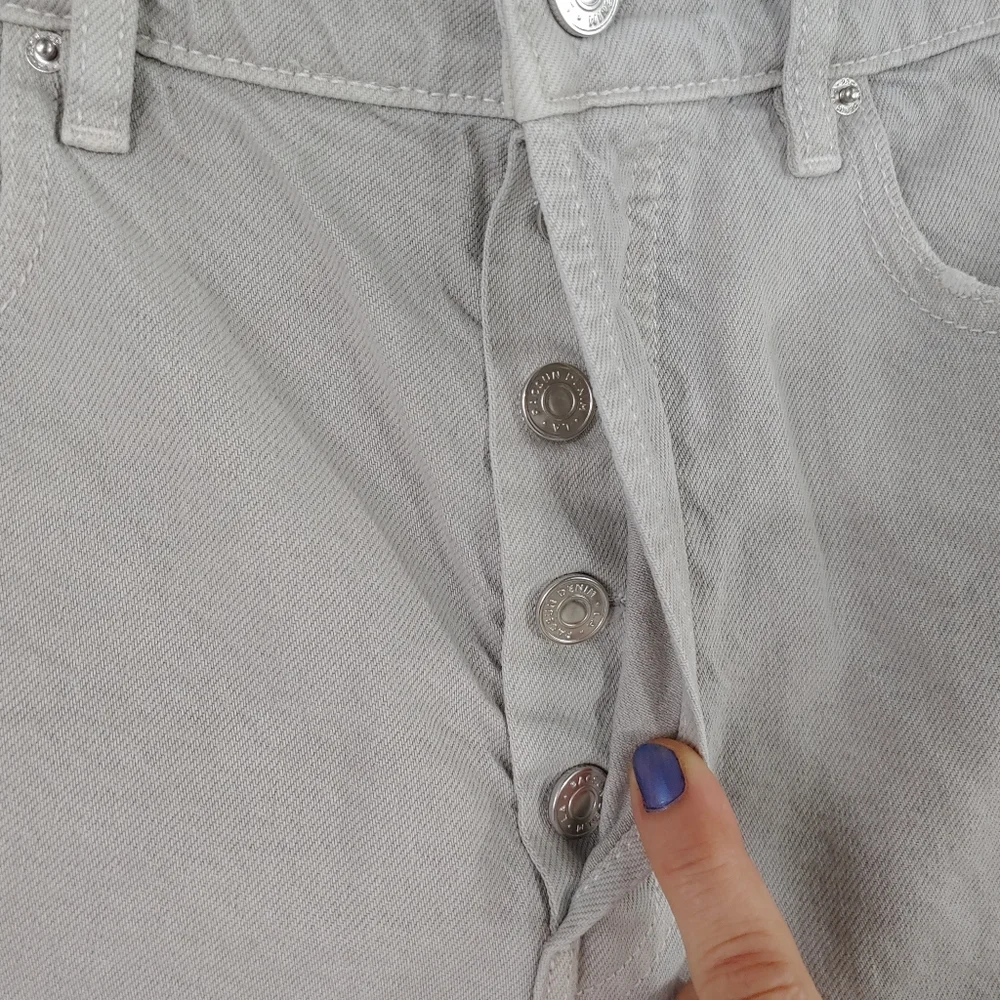 PACSUN 90'S GIRLFRIEND BUTTON FLY SHORT (a140)